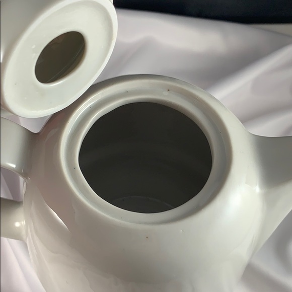 White Teapot - Picture 3 of 7